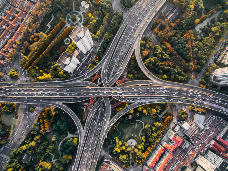 L’impatto delle Smart Roads sulla mobilità urbana: intervista a Gianfranco Fancello